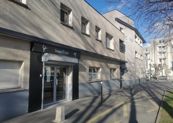 Façade Tramp_O Gym (3)